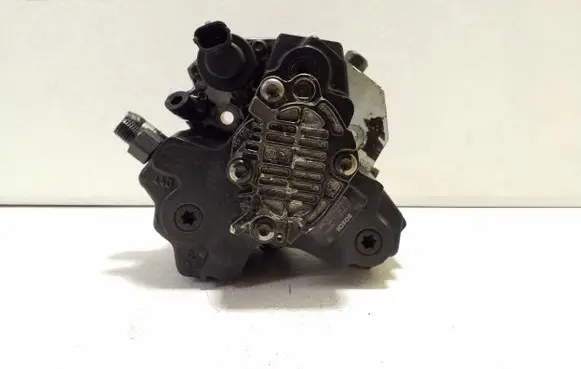 Volvo S60 Fuel injection high pressure pump 0445010043 8689590