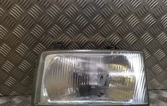 Volkswagen Transporter - Caravelle T4 Headlight/headlamp 0244437