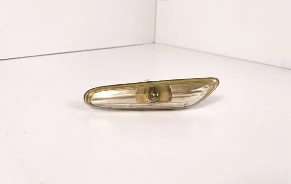 BMW 5 E60 E61 Front fender indicator light 7165742 63137165742 8382104