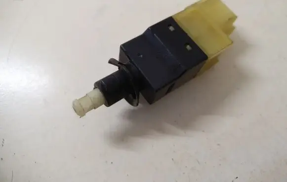 Mercedes-Benz Vito Viano W639 Brake pedal sensor switch A0015454409