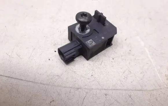 Opel Zafira C Airbag deployment crash/impact sensor 13502577 19579551