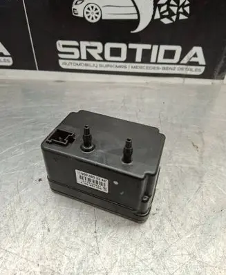 Mercedes-Benz E W212 Central locking vacuum pump 0008003348 3113190231 A53998200010