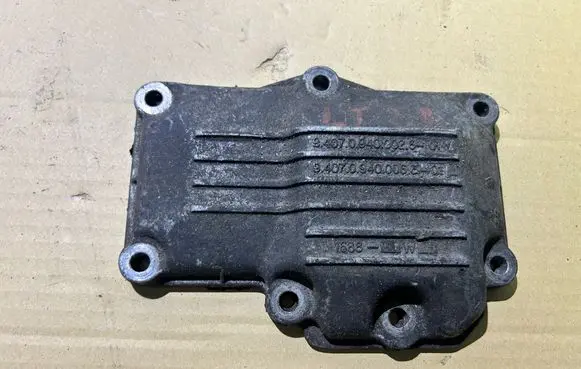 Volkswagen Transporter - Caravelle T4 Engine oil radiator 9.407.0.940.002.6 9.407.0.940.006.6