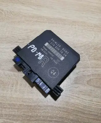 Mercedes-Benz E W210 Door control unit/module 2108207626