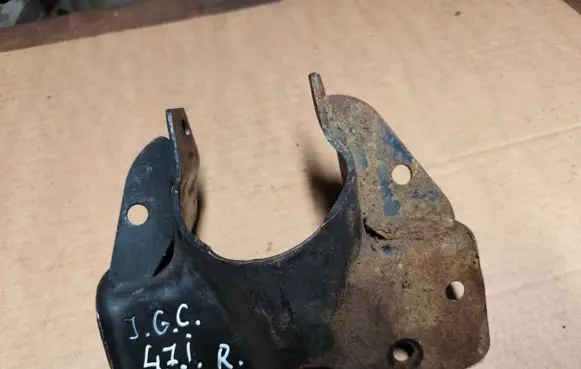 Jeep Grand Cherokee (WJ) Engine mounting bracket 52058930
