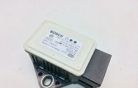 Audi A4 S4 B8 8K ESP acceleration yaw rate sensor 8K0907637D