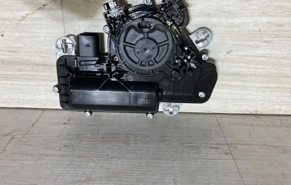 Audi Q3 F3 Tailgate/trunk/boot lift motor 5TA827887C
