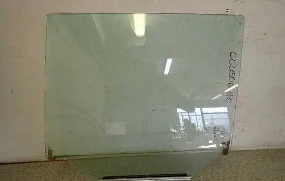 Suzuki Celerio Sliding door window/glass 