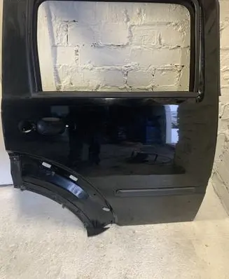 Dodge Nitro Rear door