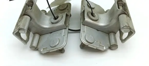 Jeep Grand Cherokee (WK) Tailgate/trunk/boot hinge 0888