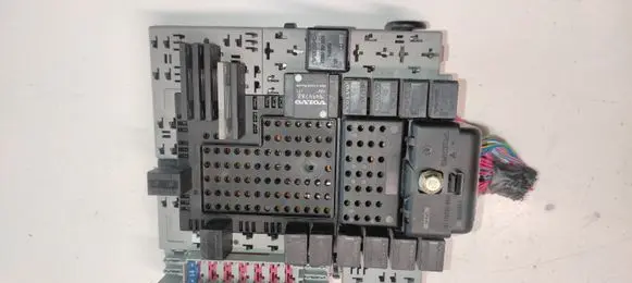 Volvo XC70 Fuse module 1201075 9162316
