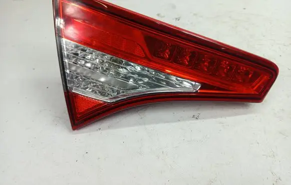 Tailgate rear/tail lights