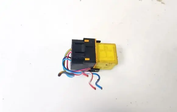 Ford Mondeo MK II Other relay v23134b52x130