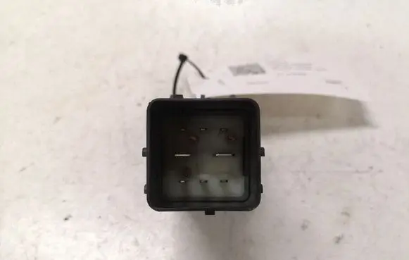 Peugeot 307 Glow plug pre-heat relay 9640469680 51252002