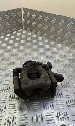 Nissan Qashqai Rear brake caliper 09077A