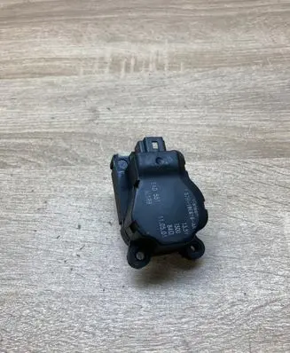 Ford Mondeo Mk III Air flap motor/actuator 1S7H19E616AA