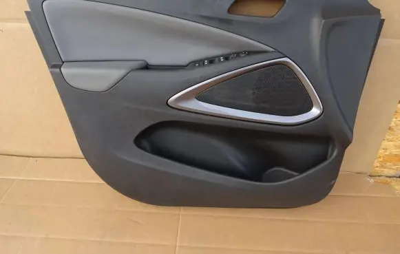 Opel Crossland X Front door card panel trim
