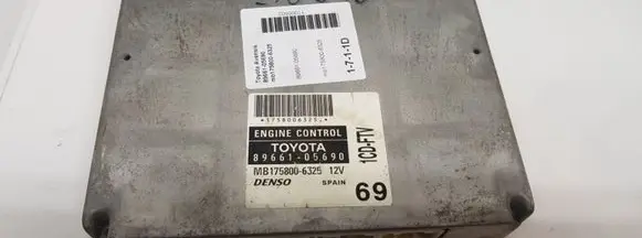 Toyota Avensis T250 Engine control unit/module 8966105690 MB1758006325