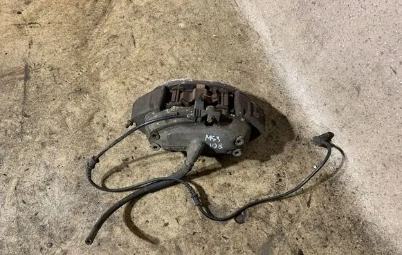 Front brake caliper