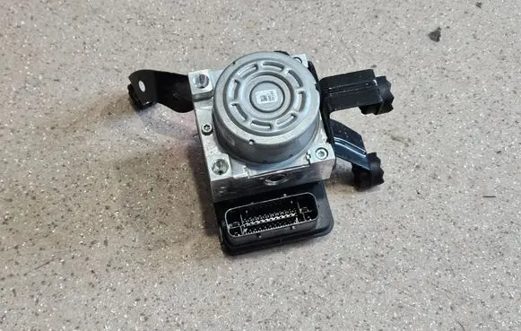 BMW M4 F82 F83 ABS Pump 7851298 8089697