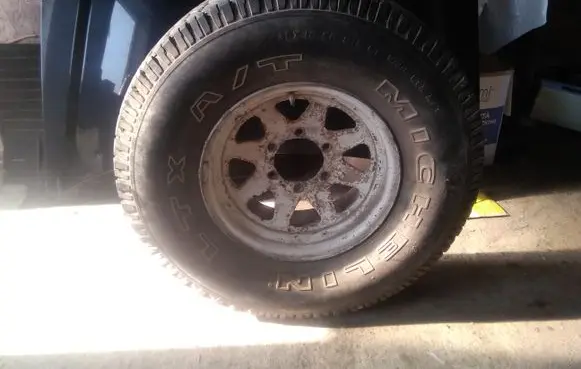 Mitsubishi Pajero R15 spare wheel 