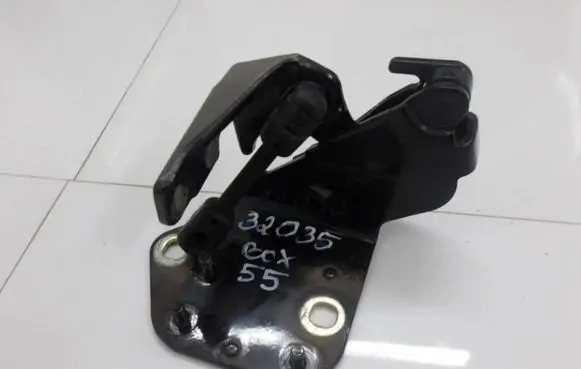 Mercedes-Benz E C207 W207 Tailgate/trunk/boot hinge A2077500428
