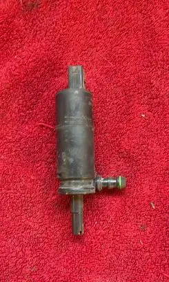 Volkswagen Golf Plus Headlight washer pump 3B7955681