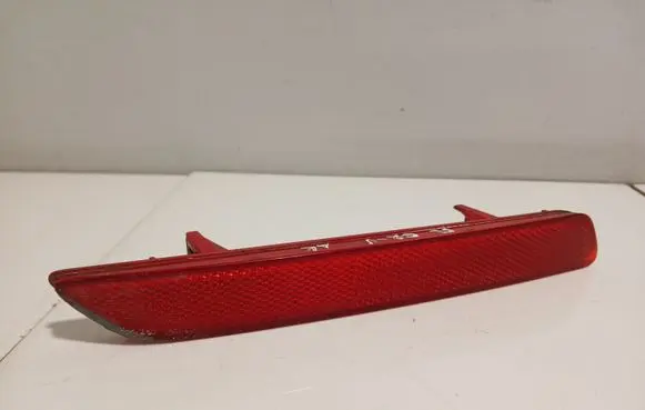 Honda CR-V Rear tail light reflector P9069