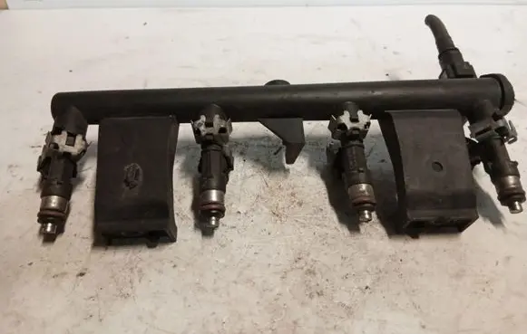 Peugeot 206 Fuel injector supply line/pipe 0280158057