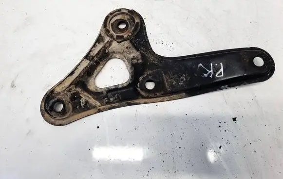 Toyota Avensis T250 Engine mounting bracket 