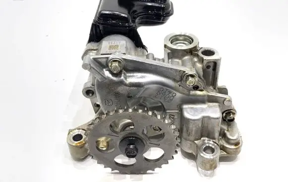 Mazda CX-3 Oil pump PE0114100