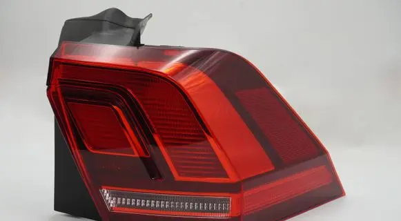 Volkswagen Tiguan Rear/tail lights 5NA945096C 5NA945312