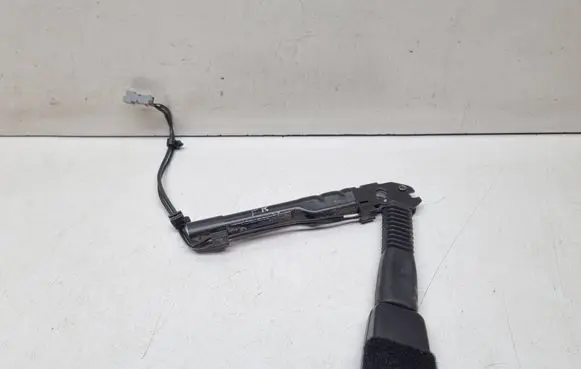 BMW X1 E84 Front seatbelt buckle 33040940