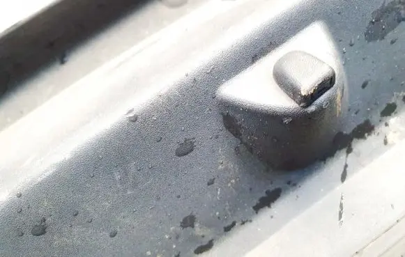 Chevrolet Cobalt Windshield washer spray nozzle 