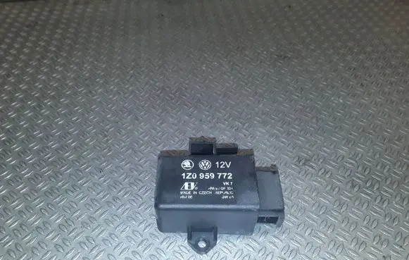 Skoda Octavia Mk2 (1Z) Seat heating relay 1Z0959772