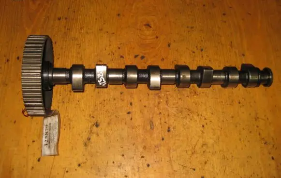 Volkswagen Jetta II Camshaft 