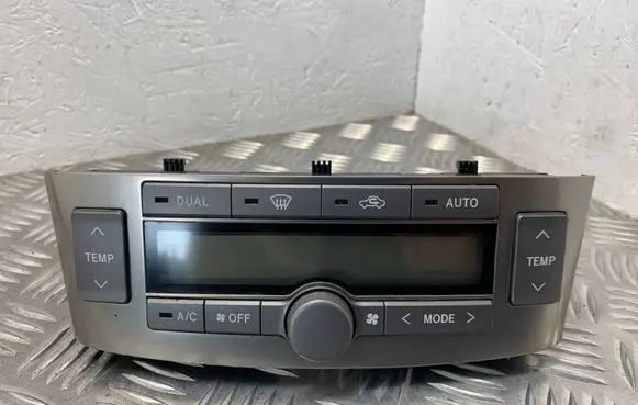 Toyota Avensis T250 Climate control unit 5590005170 MB1465700803