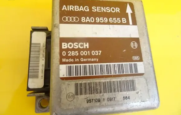 Audi A4 S4 B5 8D Airbag control unit/module 8A0959655B