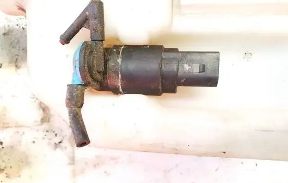 Mercedes-Benz Vaneo W414 Windscreen/windshield washer pump
