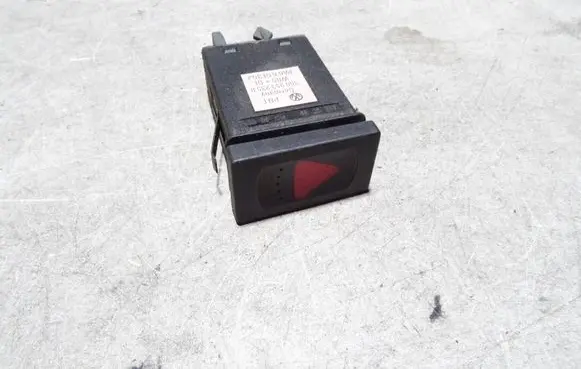 Volkswagen PASSAT B5 Hazard light switch 3B0953235B