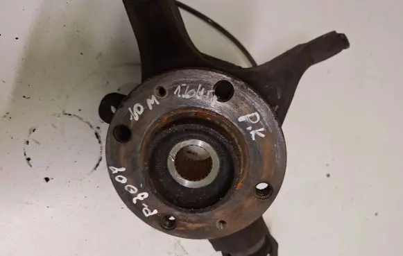 Peugeot 3008 I Front wheel hub