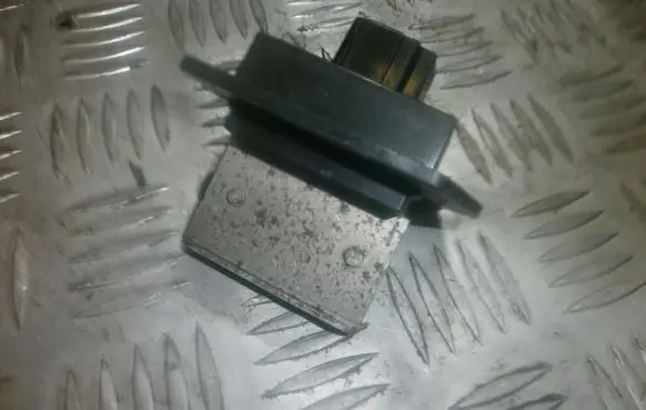Mazda 626 Heater blower motor/fan resistor HB151GA5RA