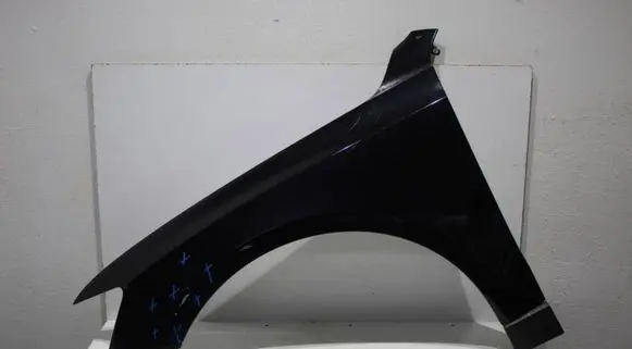 Audi Q5 SQ5 Rear parking sensor holder (PDC) AUDI Q5 8R0 BŁOTNIK PRZÓD LEWY