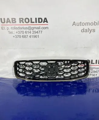 Volvo XC70 Front bumper upper radiator grill