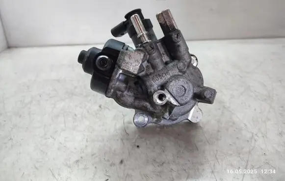 BMW 3 GT F34 Fuel injection high pressure pump 8511626 0445010764