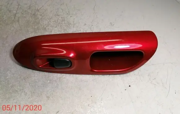 Nissan Juke I F15 Electric window control switch 829611KA2A