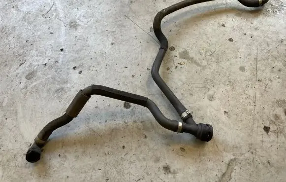 BMW X5 E70 Engine coolant pipe/hose 7798498