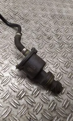 Volkswagen PASSAT B5 Vacuum pump 028207A