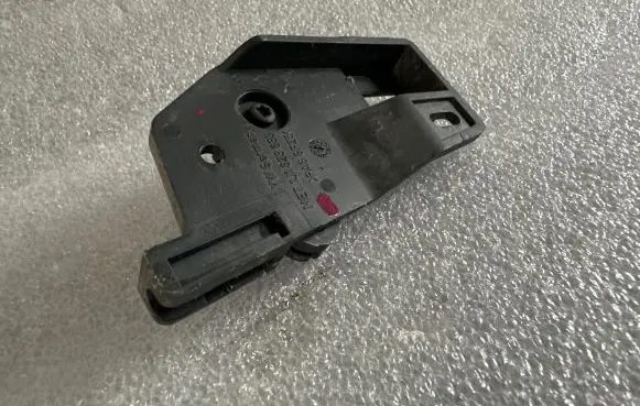 Seat Leon (1P) Engine bonnet (hood) release handle 1J1823633
