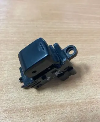 Nissan Note (E11) Electric window control switch 25411EA003 3495